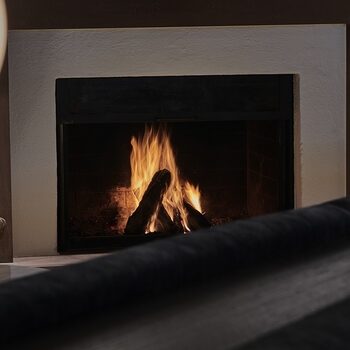 Kaminfeuer in der Lounge im Kronelamm