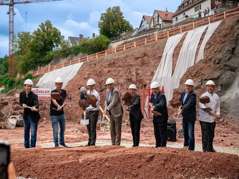 Spatenstich Hotel Kronelamm im Schwarzwald
